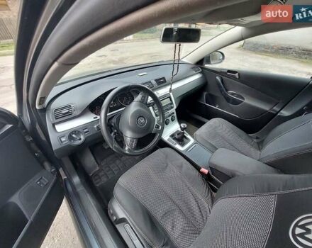 Сірий Фольксваген Пассат, об'ємом двигуна 1.6 л та пробігом 305 тис. км за 8300 $, фото 3 на Automoto.ua