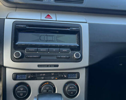 Серый Фольксваген Пассат, объемом двигателя 1.39 л и пробегом 251 тыс. км за 5800 $, фото 27 на Automoto.ua