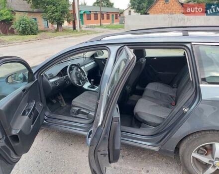 Сірий Фольксваген Пассат, об'ємом двигуна 1.6 л та пробігом 305 тис. км за 8300 $, фото 5 на Automoto.ua