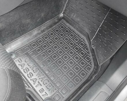 Серый Фольксваген Пассат, объемом двигателя 1.6 л и пробегом 213 тыс. км за 8650 $, фото 2 на Automoto.ua