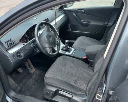 Сірий Фольксваген Пассат, об'ємом двигуна 1.6 л та пробігом 305 тис. км за 8300 $, фото 4 на Automoto.ua