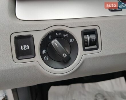 Серый Фольксваген Пассат, объемом двигателя 1.6 л и пробегом 181 тыс. км за 7400 $, фото 32 на Automoto.ua