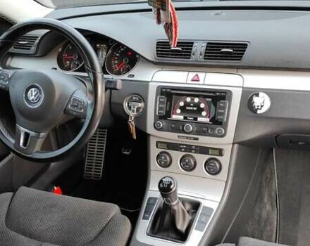 Серый Фольксваген Пассат, объемом двигателя 1.6 л и пробегом 262 тыс. км за 7000 $, фото 41 на Automoto.ua