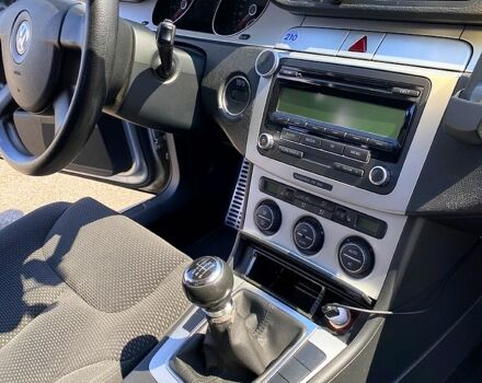 Серый Фольксваген Пассат, объемом двигателя 1.4 л и пробегом 289 тыс. км за 7500 $, фото 4 на Automoto.ua