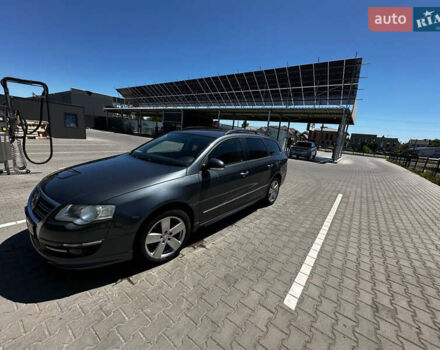 Серый Фольксваген Пассат, объемом двигателя 1.97 л и пробегом 234 тыс. км за 7950 $, фото 2 на Automoto.ua