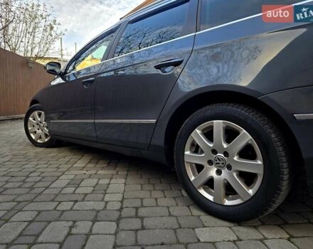 Сірий Фольксваген Пассат, об'ємом двигуна 1.8 л та пробігом 212 тис. км за 7500 $, фото 16 на Automoto.ua