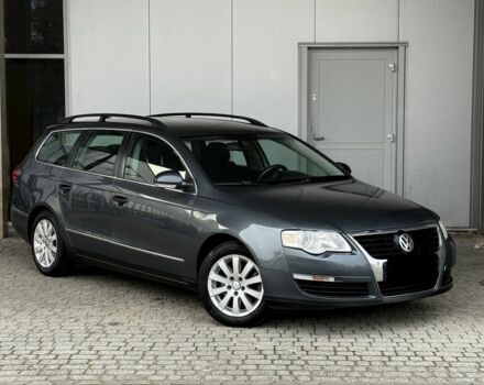 Серый Фольксваген Пассат, объемом двигателя 1.6 л и пробегом 165 тыс. км за 2100 $, фото 1 на Automoto.ua