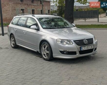 Серый Фольксваген Пассат, объемом двигателя 1.6 л и пробегом 350 тыс. км за 6300 $, фото 1 на Automoto.ua
