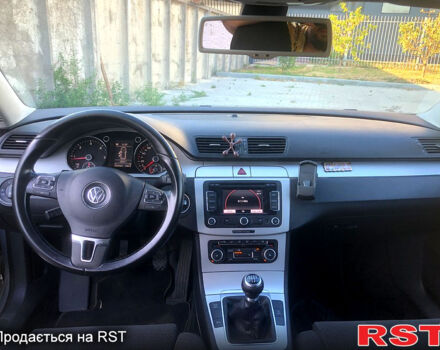 Серый Фольксваген Пассат, объемом двигателя 1.6 л и пробегом 263 тыс. км за 7300 $, фото 11 на Automoto.ua