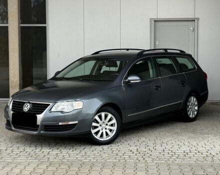 Серый Фольксваген Пассат, объемом двигателя 1.6 л и пробегом 165 тыс. км за 2100 $, фото 3 на Automoto.ua