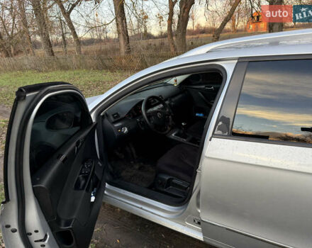 Серый Фольксваген Пассат, объемом двигателя 1.6 л и пробегом 250 тыс. км за 5800 $, фото 4 на Automoto.ua