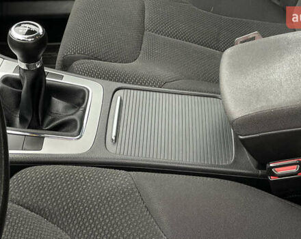 Серый Фольксваген Пассат, объемом двигателя 1.6 л и пробегом 245 тыс. км за 6500 $, фото 31 на Automoto.ua