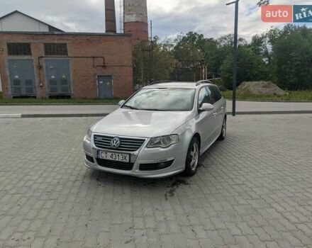 Серый Фольксваген Пассат, объемом двигателя 1.6 л и пробегом 350 тыс. км за 6300 $, фото 2 на Automoto.ua