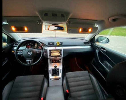 Серый Фольксваген Пассат, объемом двигателя 2 л и пробегом 302 тыс. км за 7300 $, фото 3 на Automoto.ua