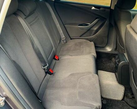 Серый Фольксваген Пассат, объемом двигателя 1.6 л и пробегом 214 тыс. км за 8200 $, фото 18 на Automoto.ua