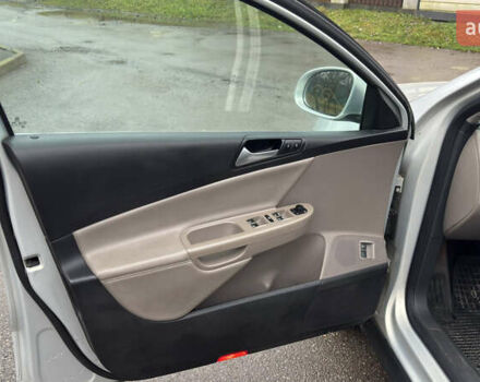 Серый Фольксваген Пассат, объемом двигателя 1.8 л и пробегом 320 тыс. км за 6500 $, фото 10 на Automoto.ua