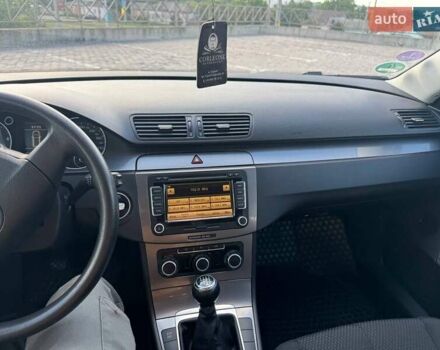 Сірий Фольксваген Пассат, об'ємом двигуна 1.4 л та пробігом 235 тис. км за 6400 $, фото 17 на Automoto.ua