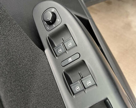 Серый Фольксваген Пассат, объемом двигателя 1.8 л и пробегом 141 тыс. км за 7500 $, фото 18 на Automoto.ua