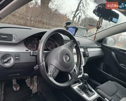 Серый Фольксваген Пассат, объемом двигателя 1.6 л и пробегом 232 тыс. км за 8136 $, фото 5 на Automoto.ua