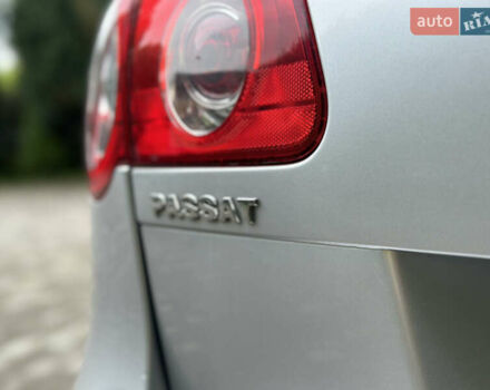 Серый Фольксваген Пассат, объемом двигателя 1.6 л и пробегом 290 тыс. км за 7500 $, фото 10 на Automoto.ua