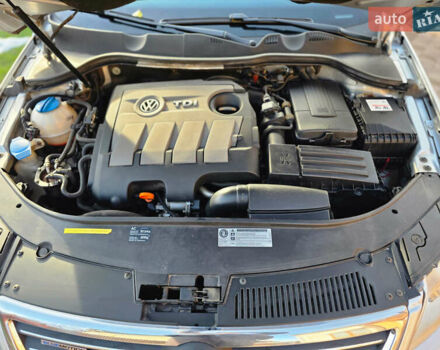 Серый Фольксваген Пассат, объемом двигателя 1.6 л и пробегом 290 тыс. км за 7500 $, фото 30 на Automoto.ua