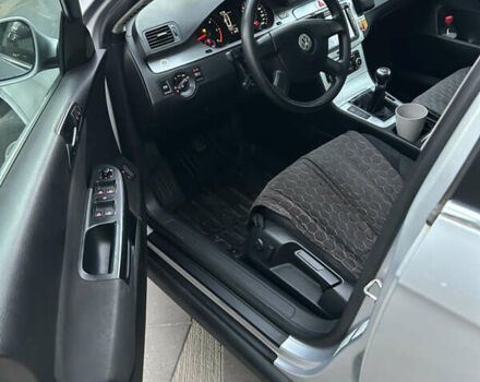 Сірий Фольксваген Пассат, об'ємом двигуна 1.6 л та пробігом 244 тис. км за 5750 $, фото 10 на Automoto.ua