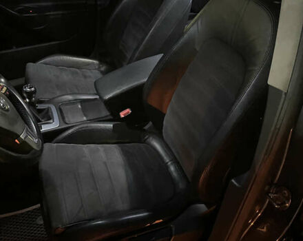 Серый Фольксваген Пассат, объемом двигателя 2 л и пробегом 302 тыс. км за 7300 $, фото 64 на Automoto.ua