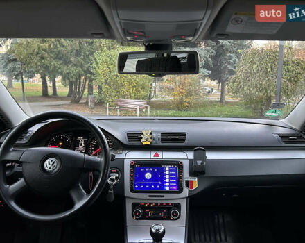 Сірий Фольксваген Пассат, об'ємом двигуна 1.6 л та пробігом 244 тис. км за 5750 $, фото 17 на Automoto.ua