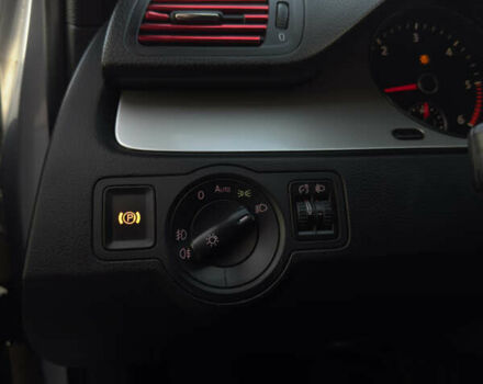 Сірий Фольксваген Пассат, об'ємом двигуна 1.6 л та пробігом 281 тис. км за 8350 $, фото 47 на Automoto.ua