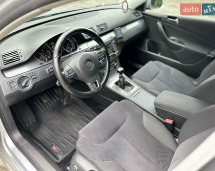 Серый Фольксваген Пассат, объемом двигателя 1.6 л и пробегом 290 тыс. км за 7500 $, фото 16 на Automoto.ua