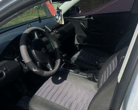 Серый Фольксваген Пассат, объемом двигателя 1.6 л и пробегом 300 тыс. км за 5000 $, фото 3 на Automoto.ua