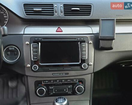 Серый Фольксваген Пассат, объемом двигателя 1.6 л и пробегом 290 тыс. км за 7500 $, фото 34 на Automoto.ua