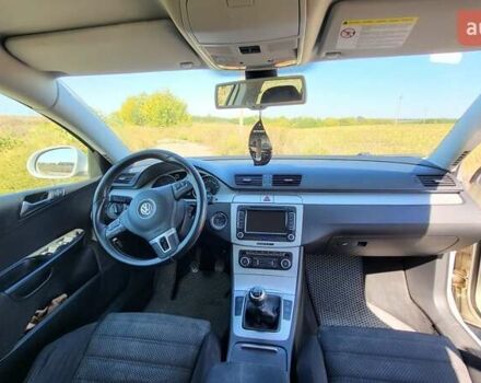 Фольксваген Пассат 2010 в Криничках на Automoto.ua Серый Фольксваген Пассат, объемом двигателя 1.97 л и пробегом 279 тыс. км за 6500 $, фото 5 на Automoto.ua