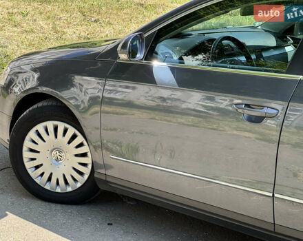 Серый Фольксваген Пассат, объемом двигателя 1.97 л и пробегом 325 тыс. км за 7699 $, фото 17 на Automoto.ua