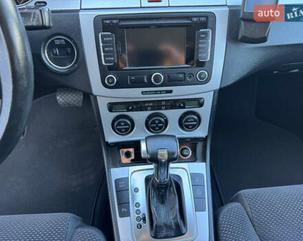 Сірий Фольксваген Пассат, об'ємом двигуна 1.4 л та пробігом 211 тис. км за 7850 $, фото 17 на Automoto.ua