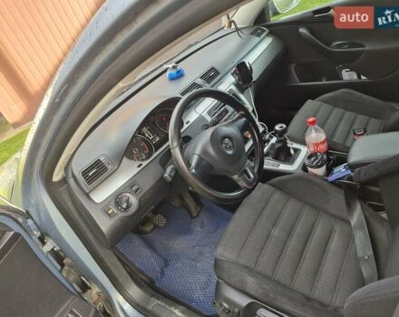 Серый Фольксваген Пассат, объемом двигателя 2 л и пробегом 330 тыс. км за 6900 $, фото 7 на Automoto.ua