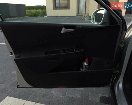 Сірий Фольксваген Пассат, об'ємом двигуна 1.6 л та пробігом 281 тис. км за 8350 $, фото 35 на Automoto.ua