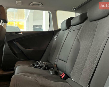 Серый Фольксваген Пассат, объемом двигателя 1.6 л и пробегом 286 тыс. км за 7000 $, фото 19 на Automoto.ua