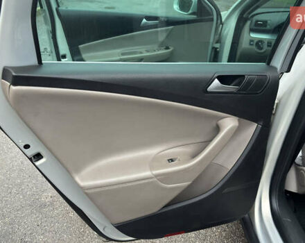 Серый Фольксваген Пассат, объемом двигателя 1.8 л и пробегом 320 тыс. км за 6500 $, фото 12 на Automoto.ua