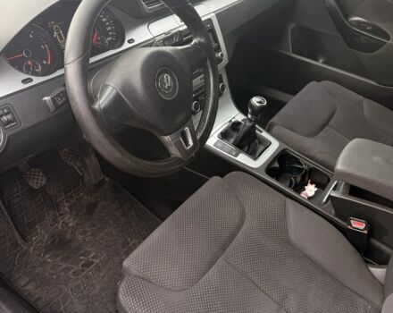 Серый Фольксваген Пассат, объемом двигателя 1.6 л и пробегом 337 тыс. км за 5900 $, фото 5 на Automoto.ua