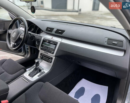 Серый Фольксваген Пассат, объемом двигателя 1.8 л и пробегом 141 тыс. км за 7500 $, фото 17 на Automoto.ua