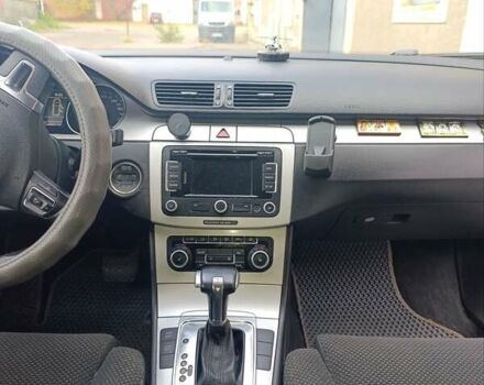 Серый Фольксваген Пассат, объемом двигателя 1.97 л и пробегом 240 тыс. км за 7000 $, фото 4 на Automoto.ua