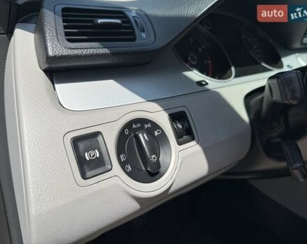 Серый Фольксваген Пассат, объемом двигателя 1.4 л и пробегом 200 тыс. км за 6500 $, фото 4 на Automoto.ua