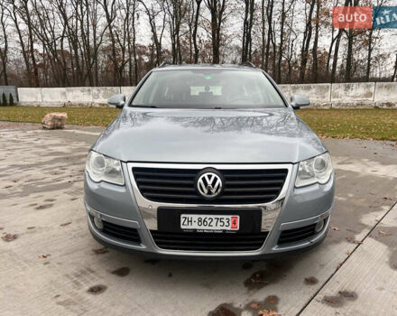 Серый Фольксваген Пассат, объемом двигателя 1.8 л и пробегом 141 тыс. км за 7500 $, фото 1 на Automoto.ua