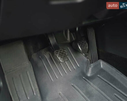 Серый Фольксваген Пассат, объемом двигателя 1.6 л и пробегом 290 тыс. км за 7500 $, фото 38 на Automoto.ua