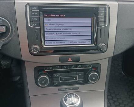 Серый Фольксваген Пассат, объемом двигателя 1.97 л и пробегом 250 тыс. км за 9200 $, фото 30 на Automoto.ua