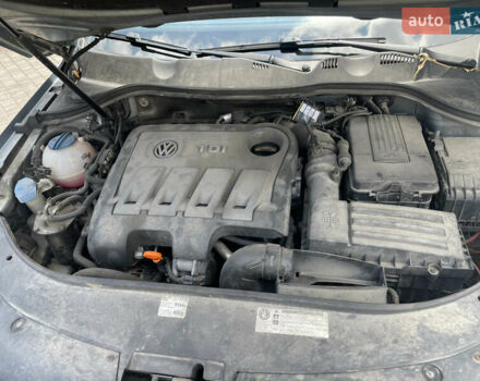 Фольксваген Пассат 2011 в Ивано-Франковске на Automoto.ua Серый Фольксваген Пассат, объемом двигателя 1.97 л и пробегом 262 тыс. км за 8450 $, фото 9 на Automoto.ua