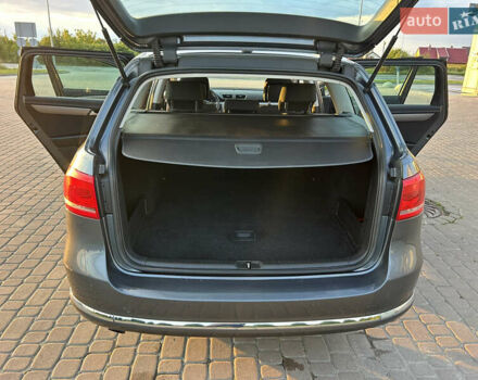 Сірий Фольксваген Пассат, об'ємом двигуна 1.6 л та пробігом 279 тис. км за 8900 $, фото 13 на Automoto.ua