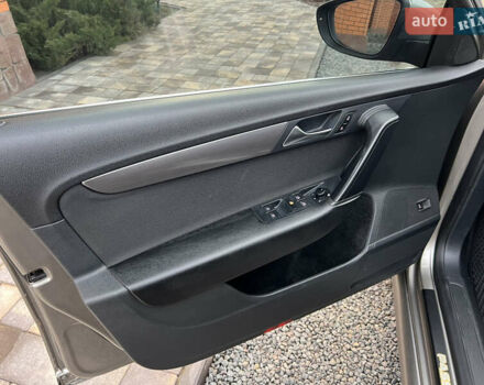 Сірий Фольксваген Пассат, об'ємом двигуна 1.6 л та пробігом 307 тис. км за 8800 $, фото 30 на Automoto.ua