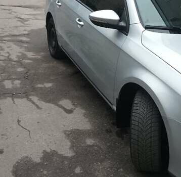 Серый Фольксваген Пассат, объемом двигателя 1.6 л и пробегом 207 тыс. км за 8500 $, фото 3 на Automoto.ua